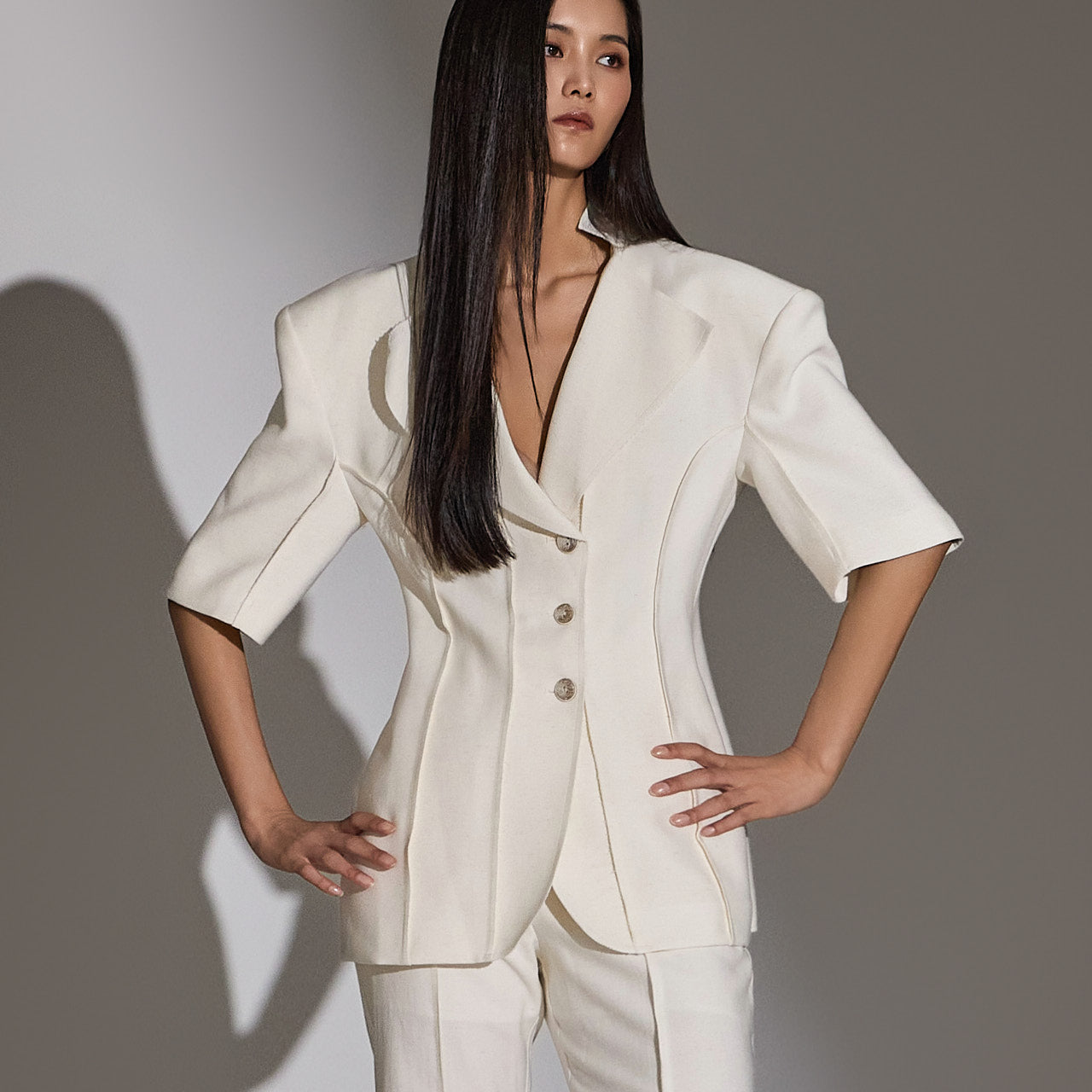 J9285 Pintuck Jacket