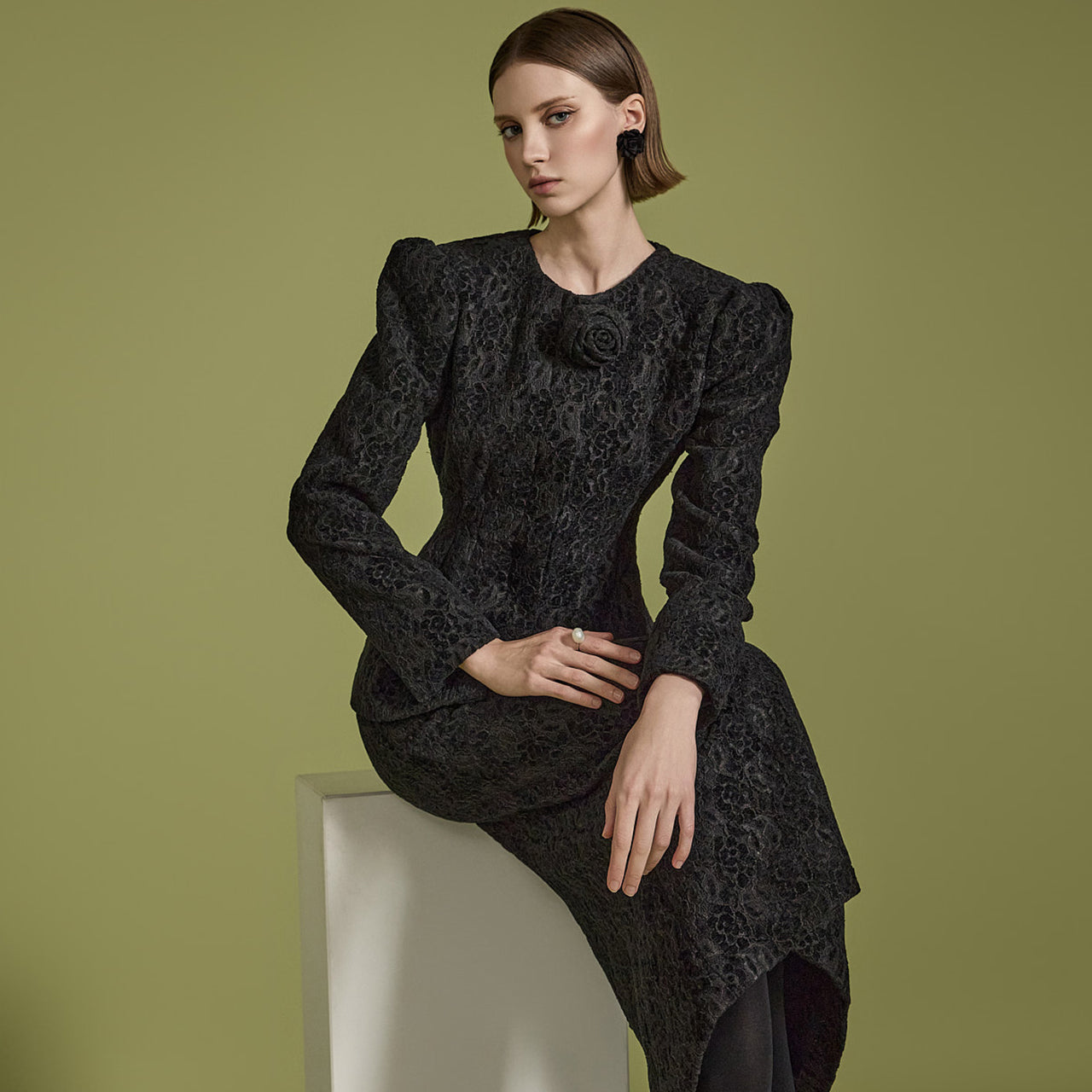 J2458 コサージュ付きジャカードジャケット