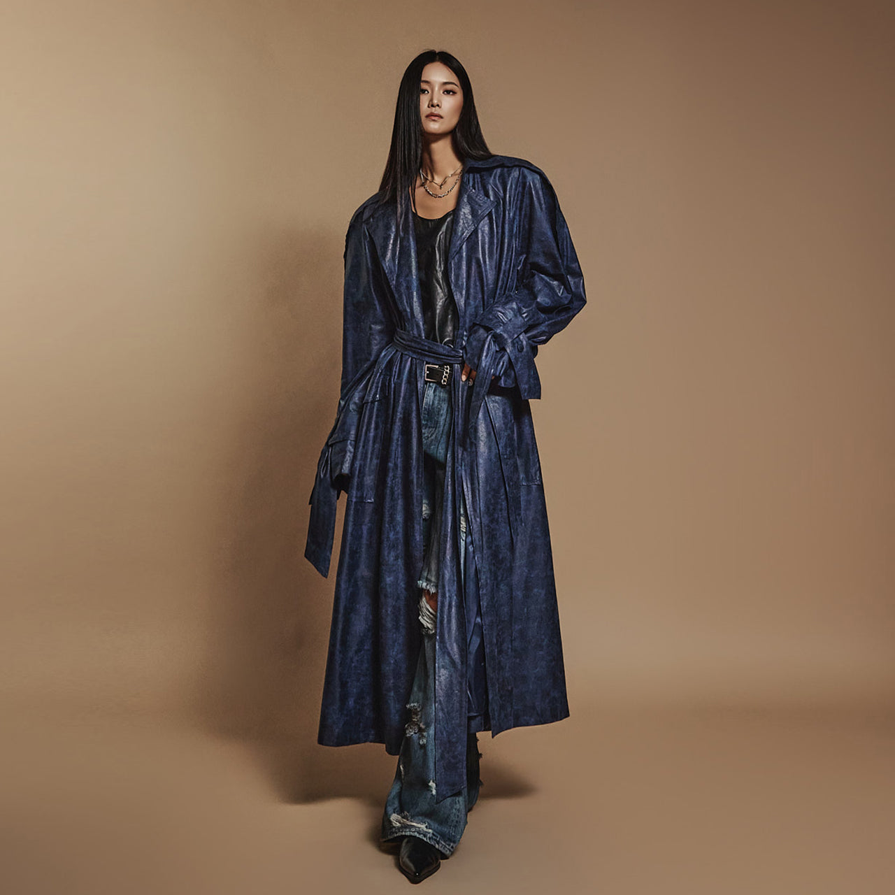 J9290 带腰带皮大衣