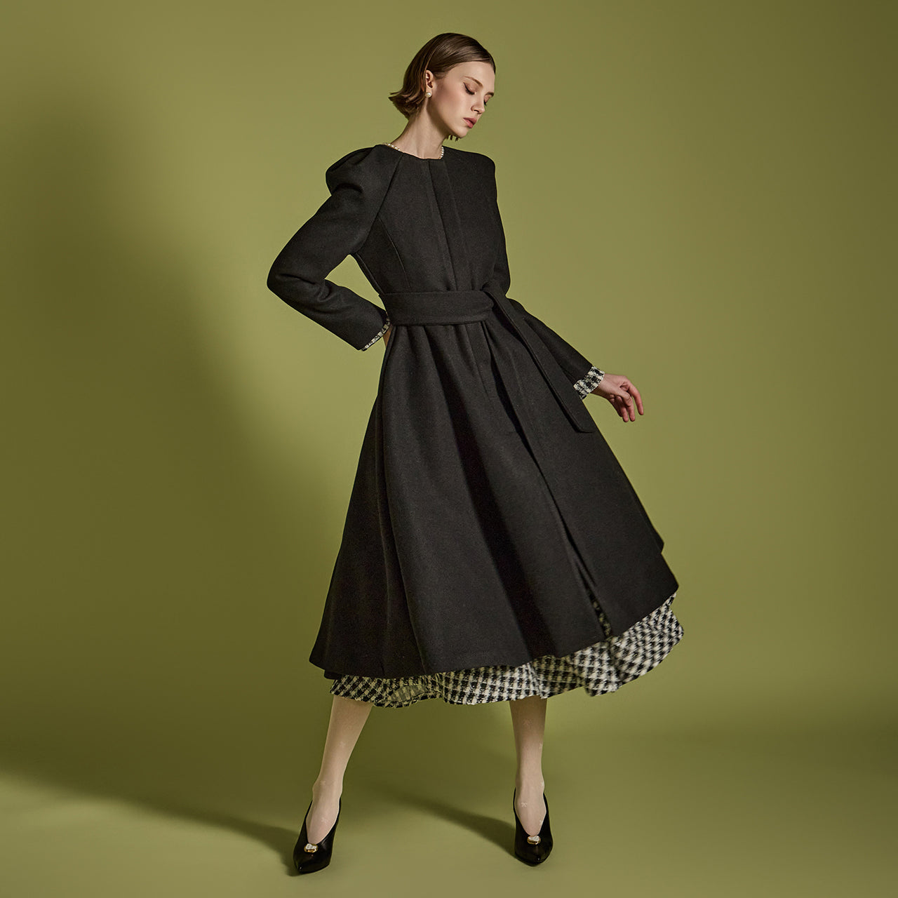 J2501 ベルト付きフレアキルティングコート