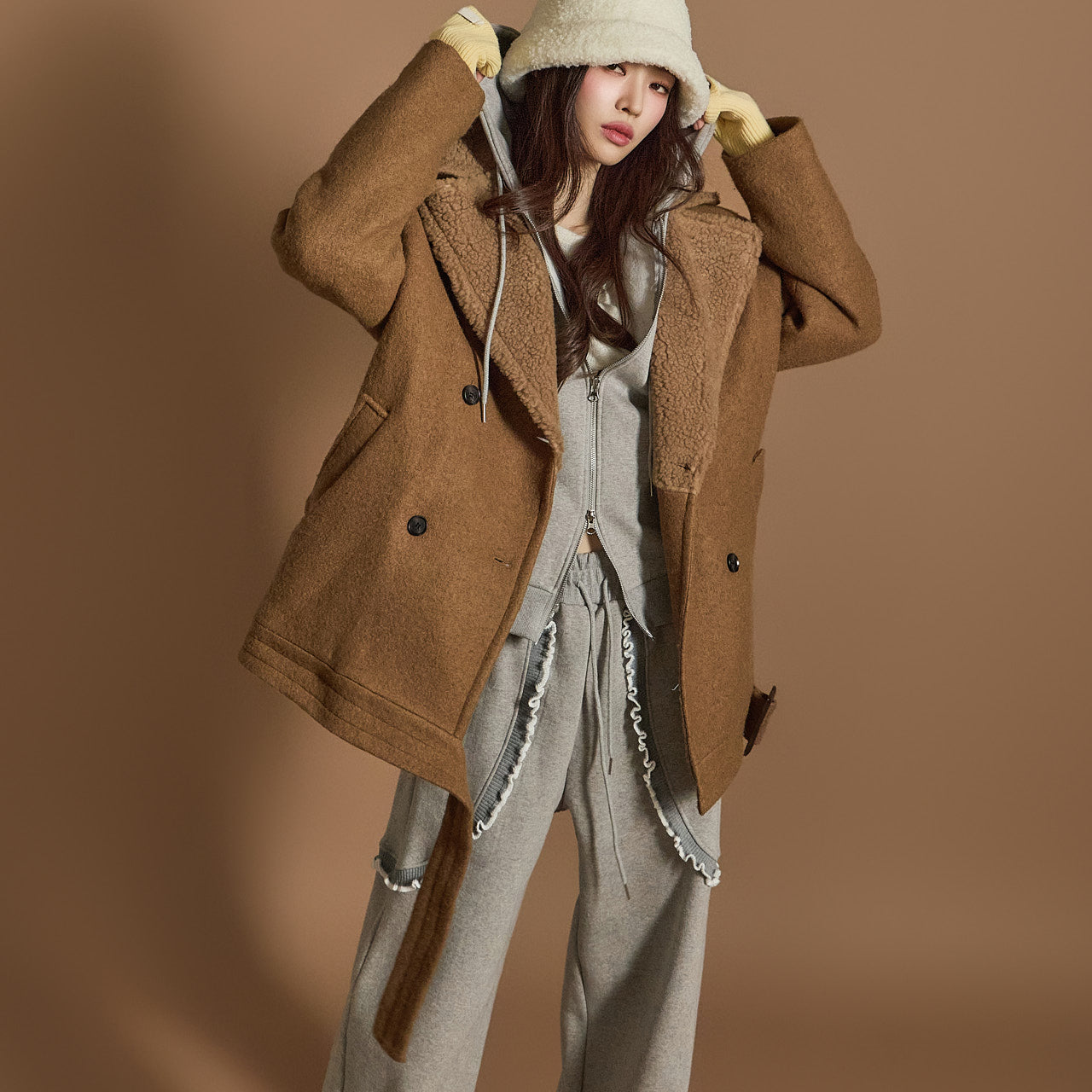 J2557 ベルト付きキルティングコート