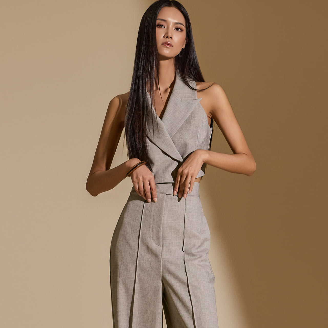 J9289 ホルターネックベスト