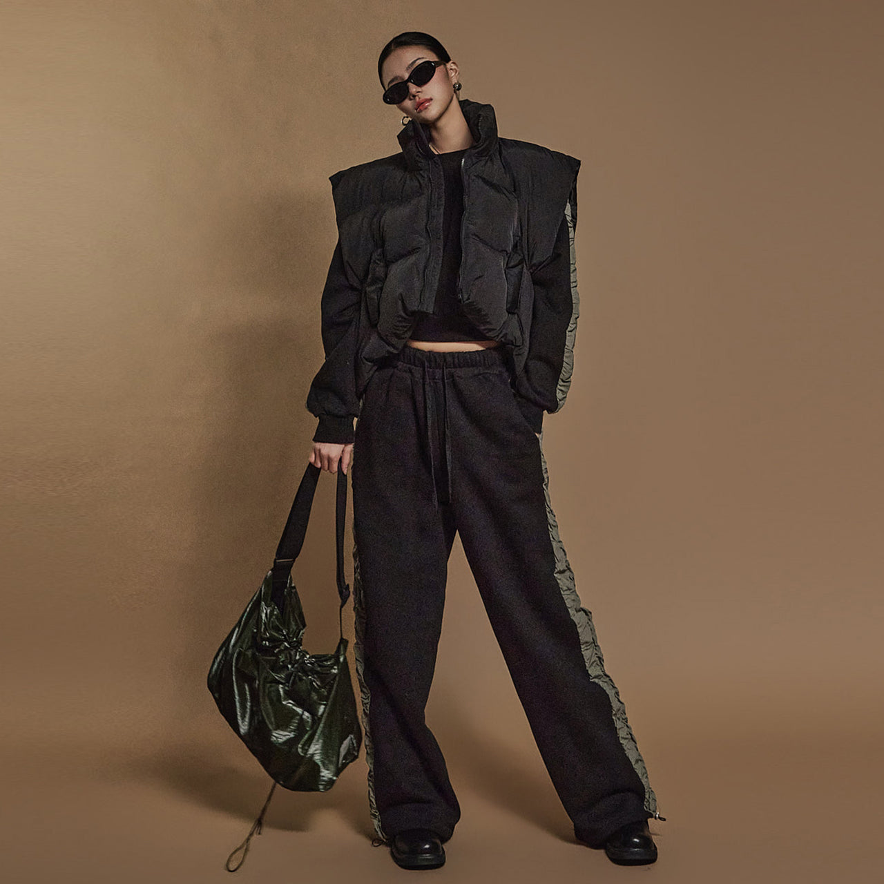 J2434 アシンメトリー パッド入りベスト