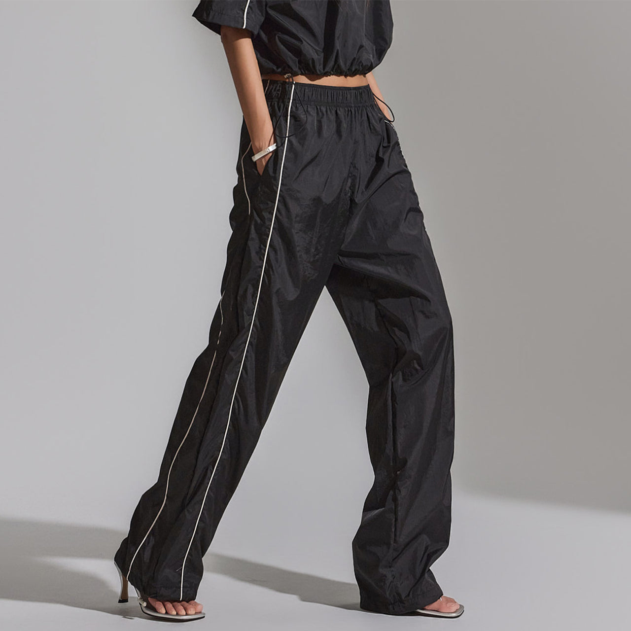 P3187 Taping Line Detailed Pants