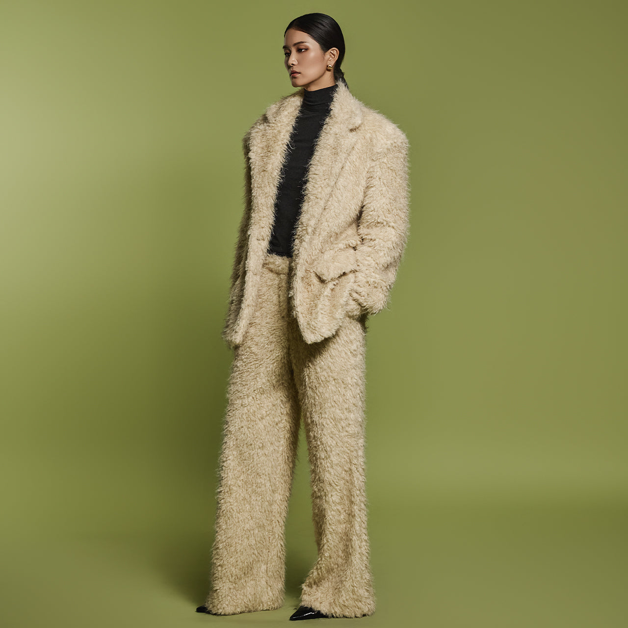 P3324 人造毛皮裤子