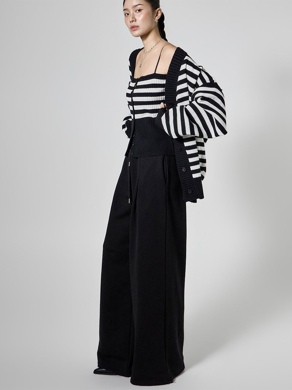 P3742 Wide Pintuck Sweat Pants