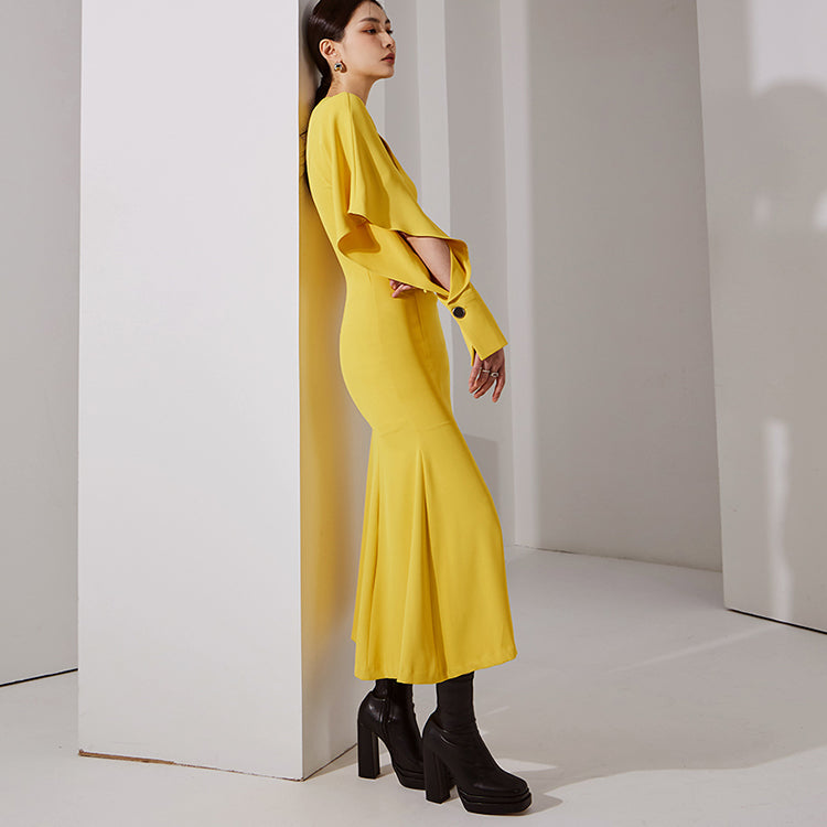 D9392 开衩褶喇叭连衣裙