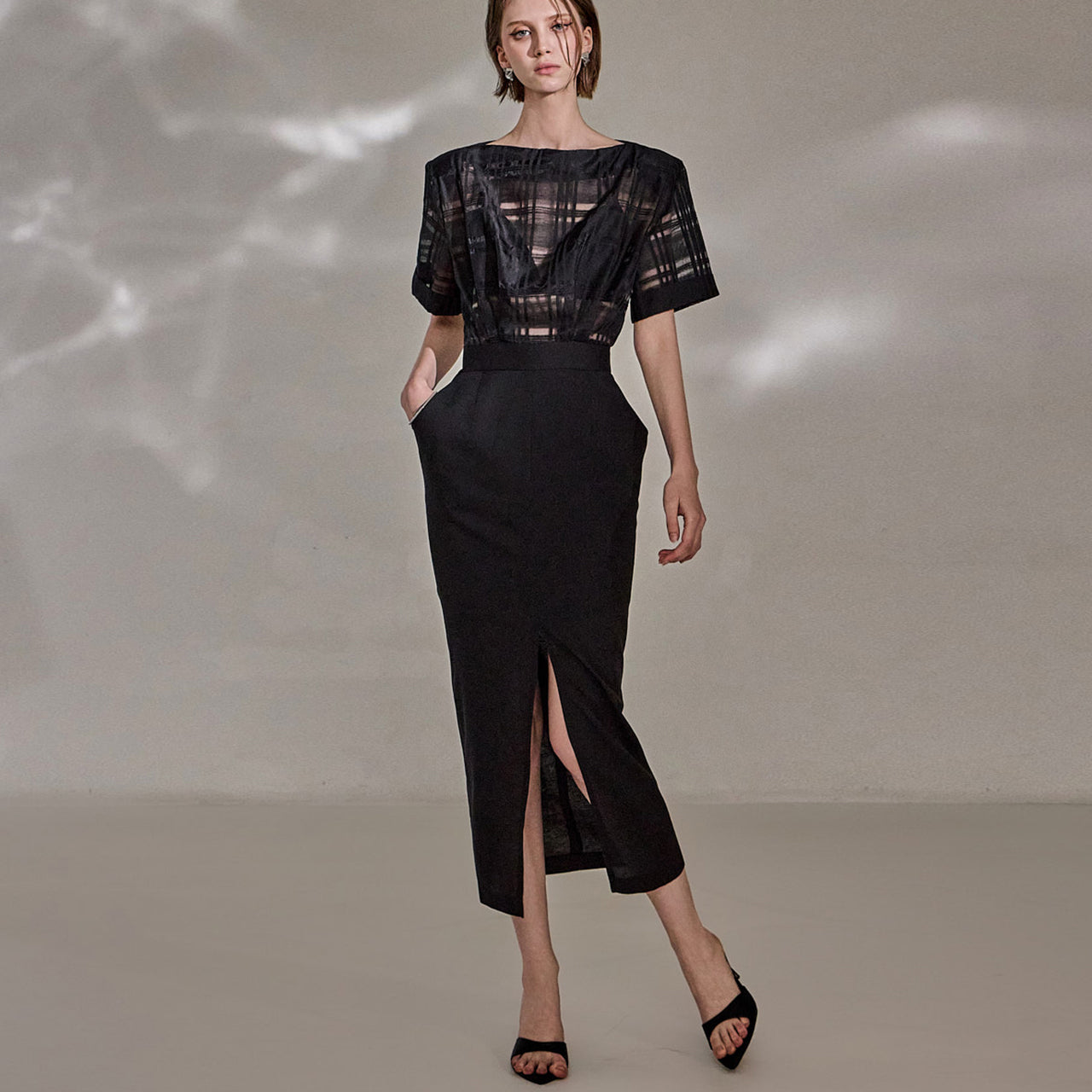 D9495 メッシュチェックスリムドレス