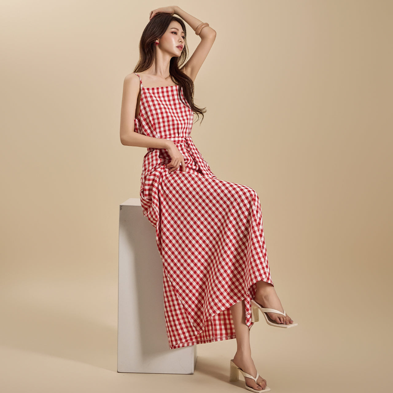 D5070 带肩带连衣裙