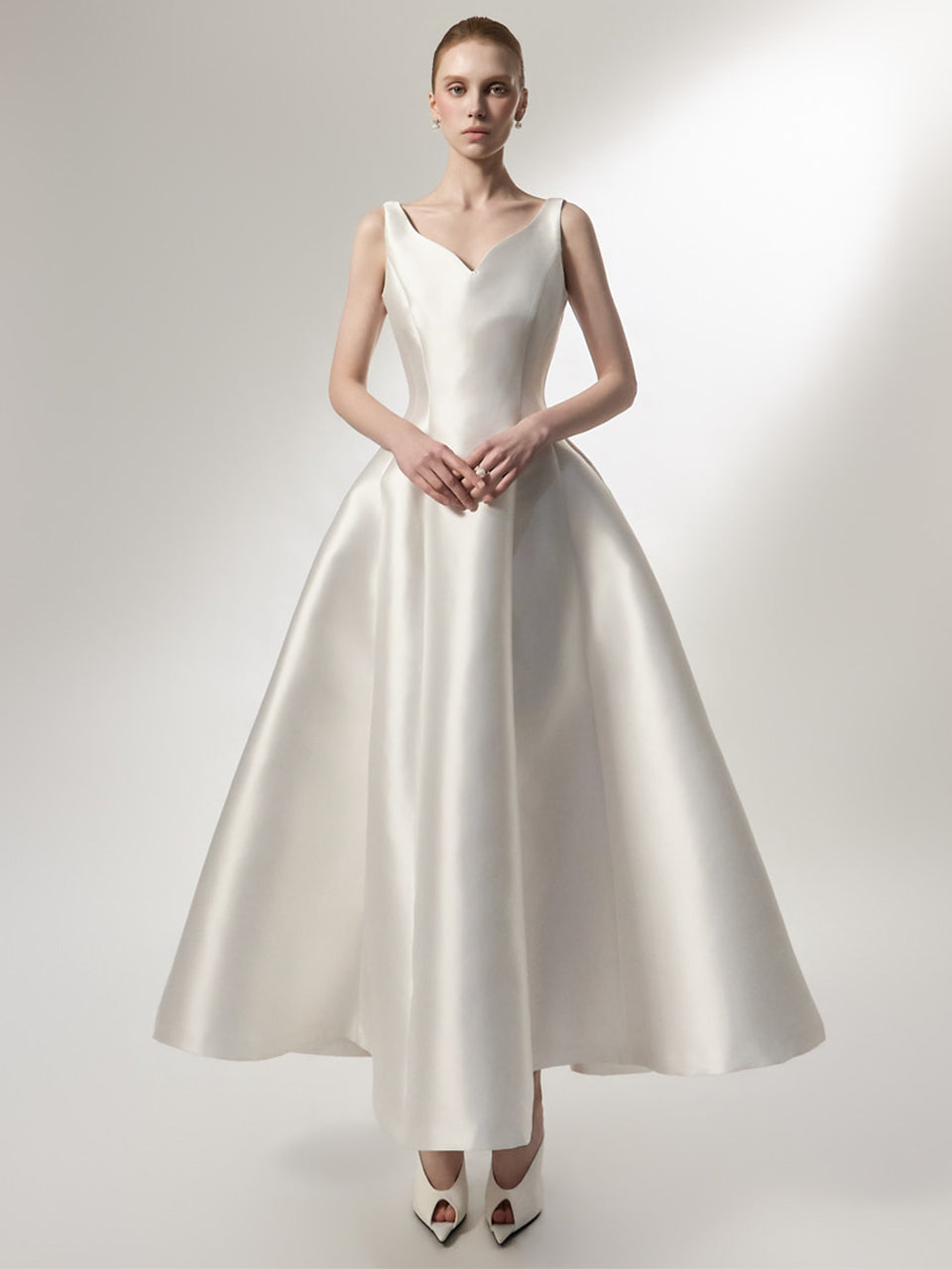 D9598 V领修身喇叭连衣裙