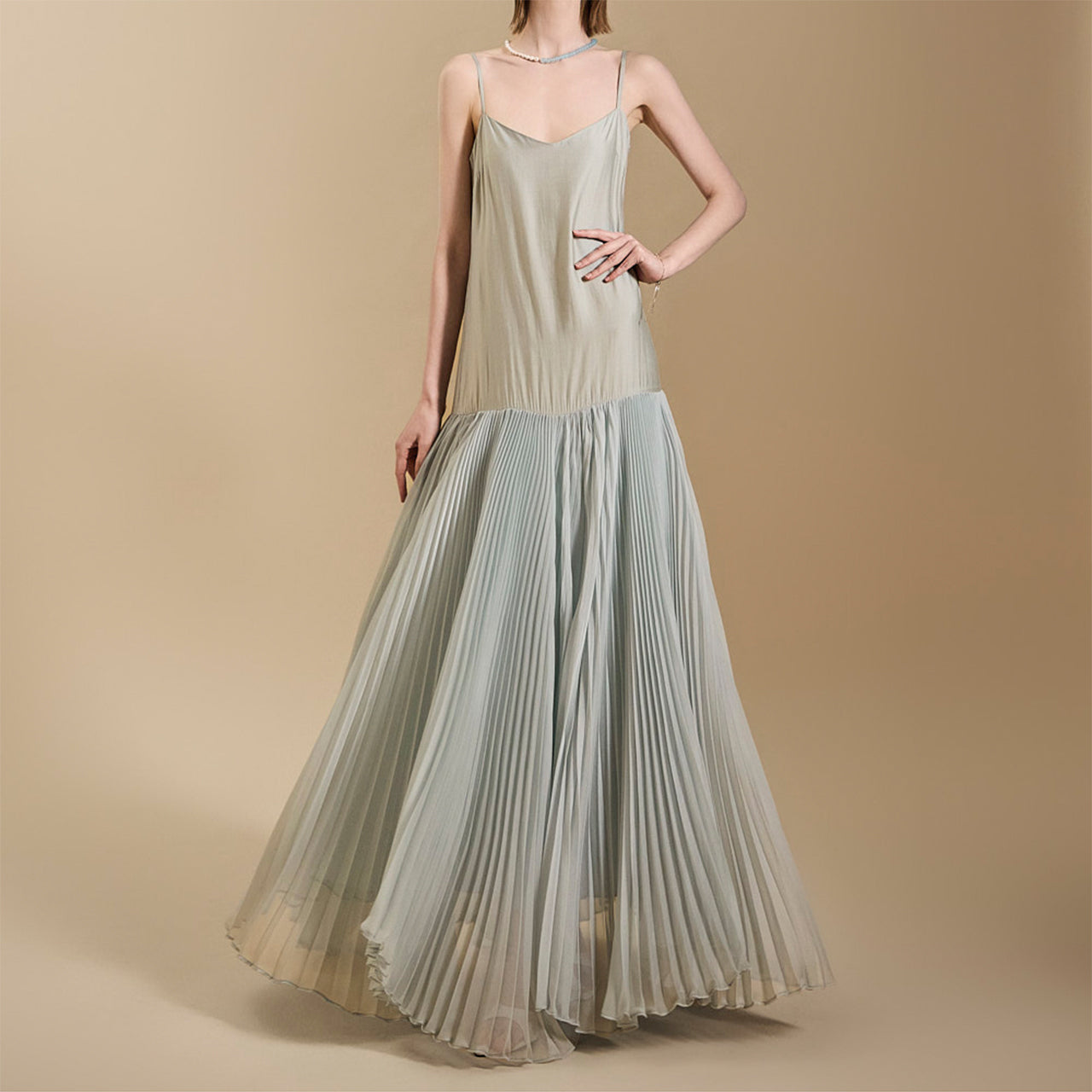 D4957 Pleated Dress