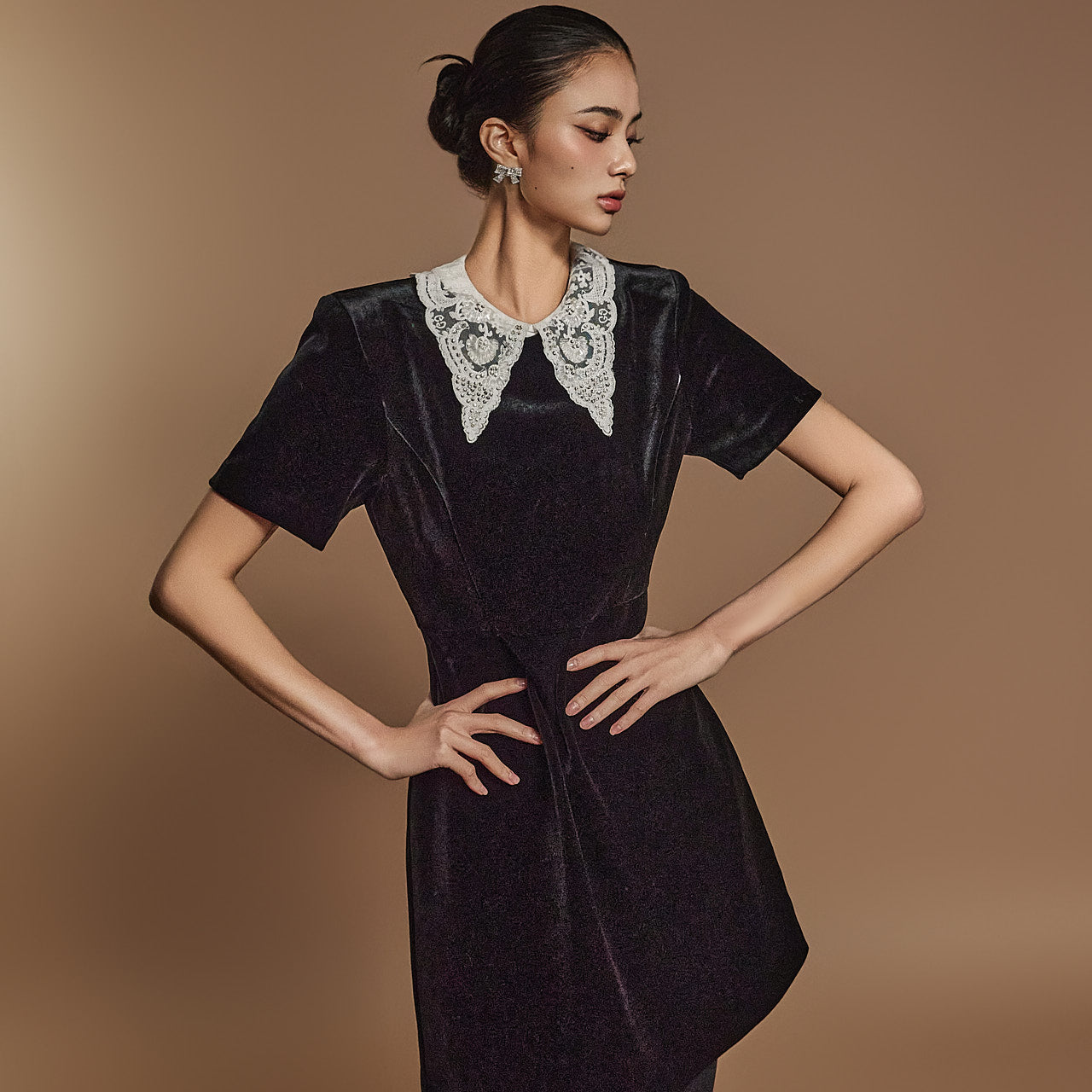 D5125 ベルベットバックリボンミニドレス