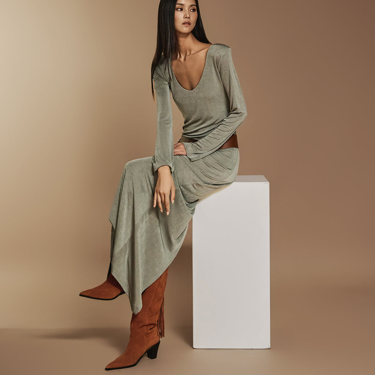 D5087 Uネックドレス