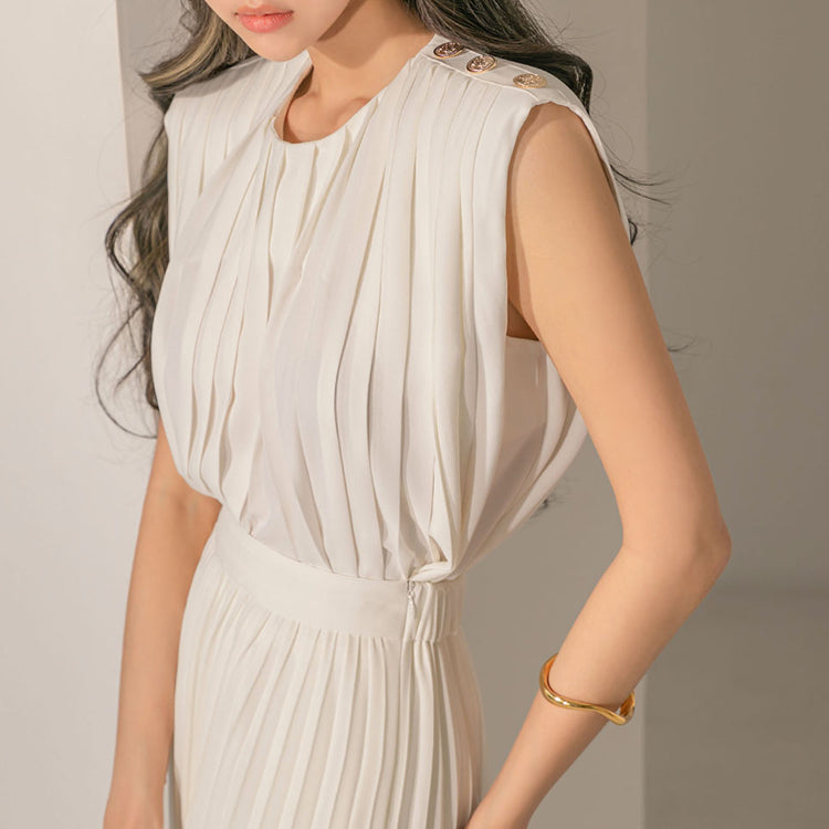 B2748 Pleated Sleeveless Blouse