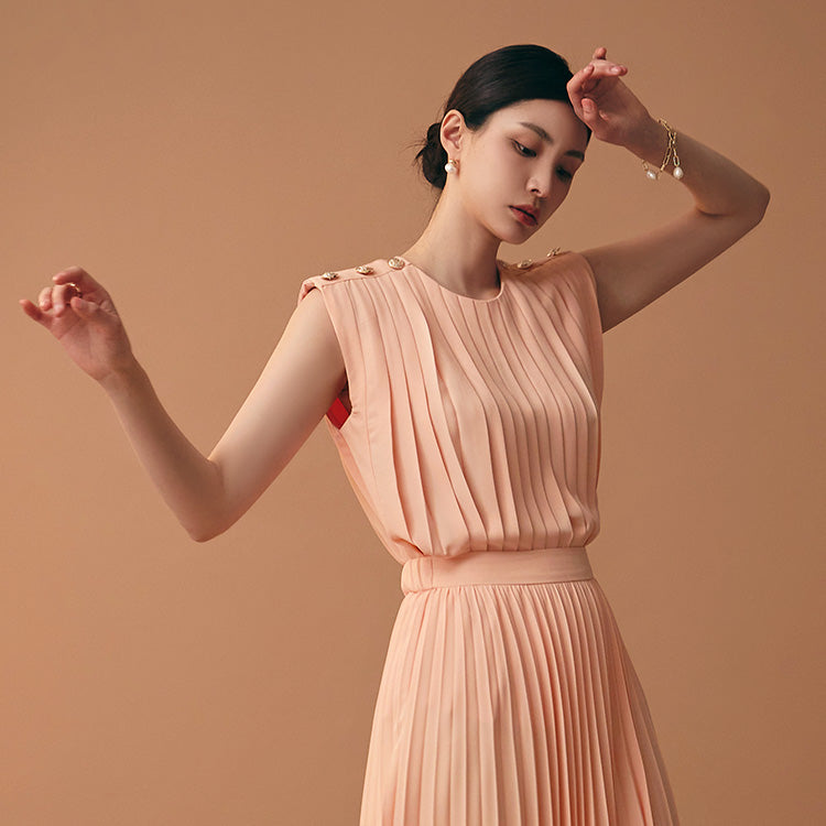 B2748 Pleated Sleeveless Blouse