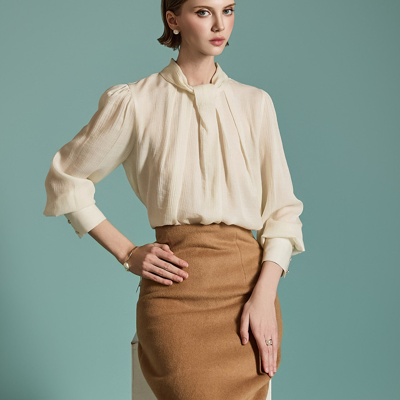 B3020 ピンタックブラウス