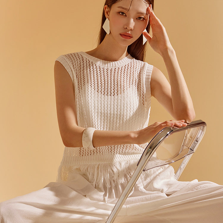 E3077 フリンジノースリーブニット