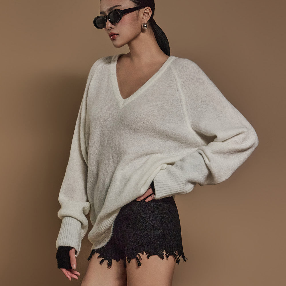 E3596 Vネックニット