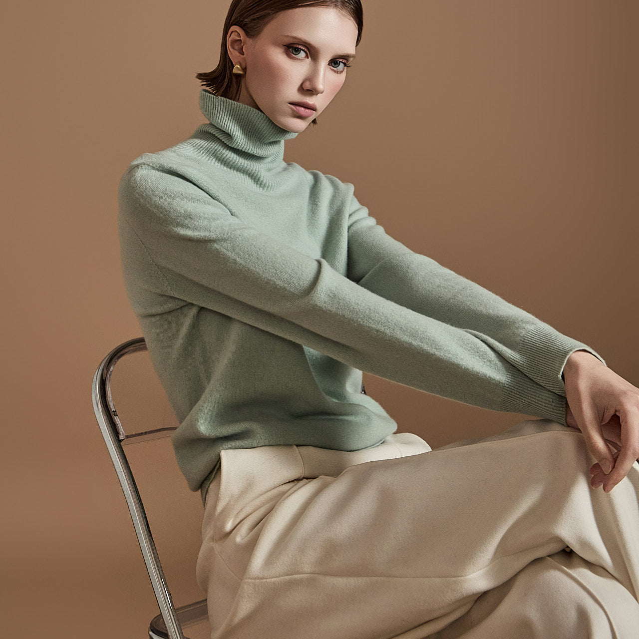 E3620 ウールタートルネックニット