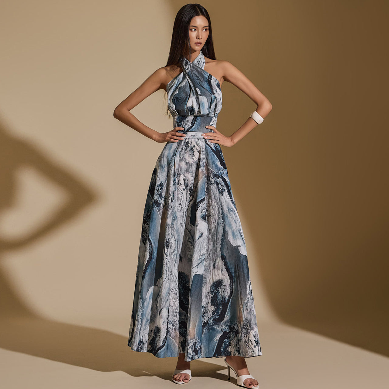 E9026 ホルターネックトップ