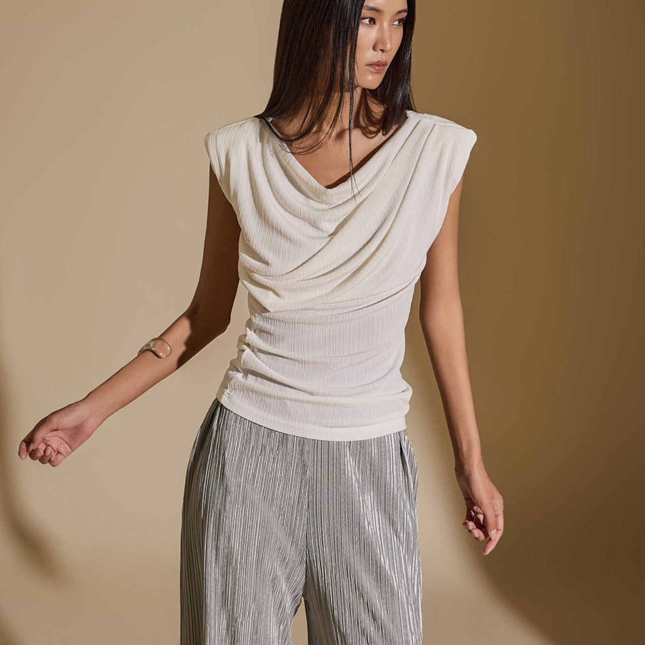 E3479 围脖领上衣