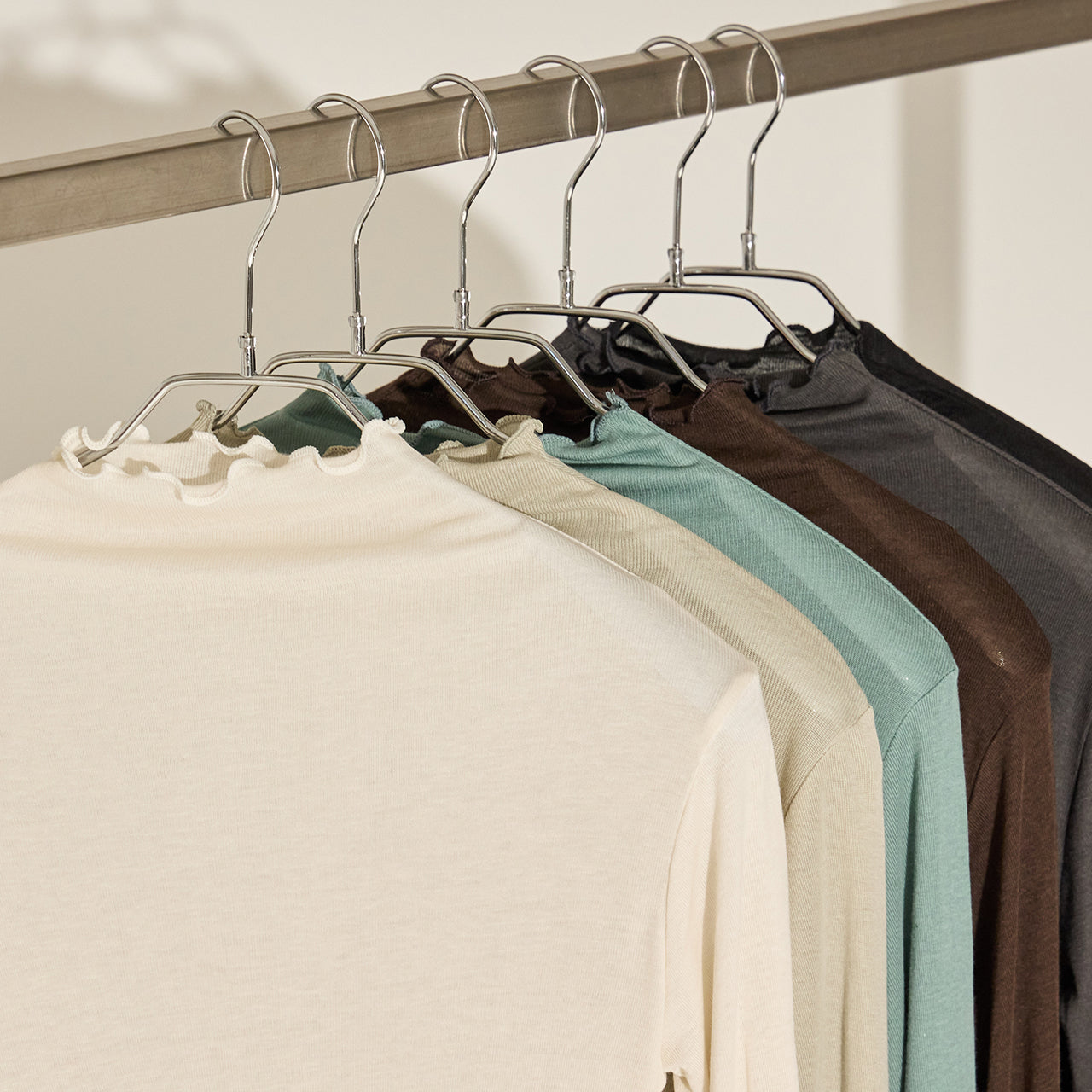 E3581 荷叶边立领上衣