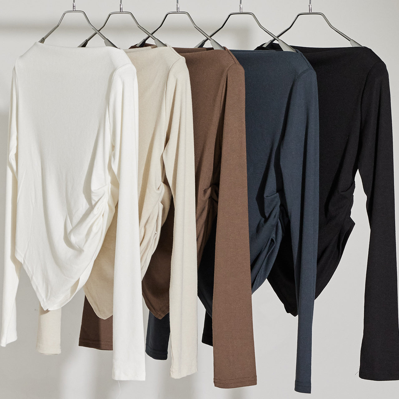 E3584 斜纹褶饰上衣