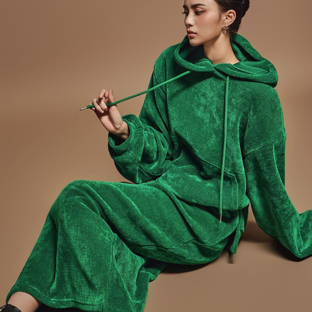 TP1986 连帽衫和裙子套装