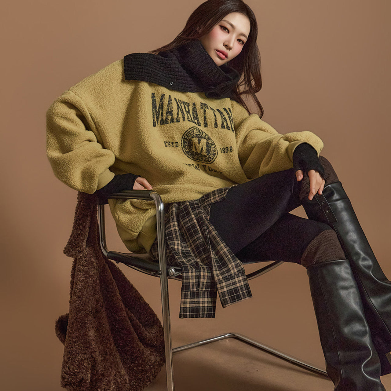 E3664 フリース裏地スウェットシャツ