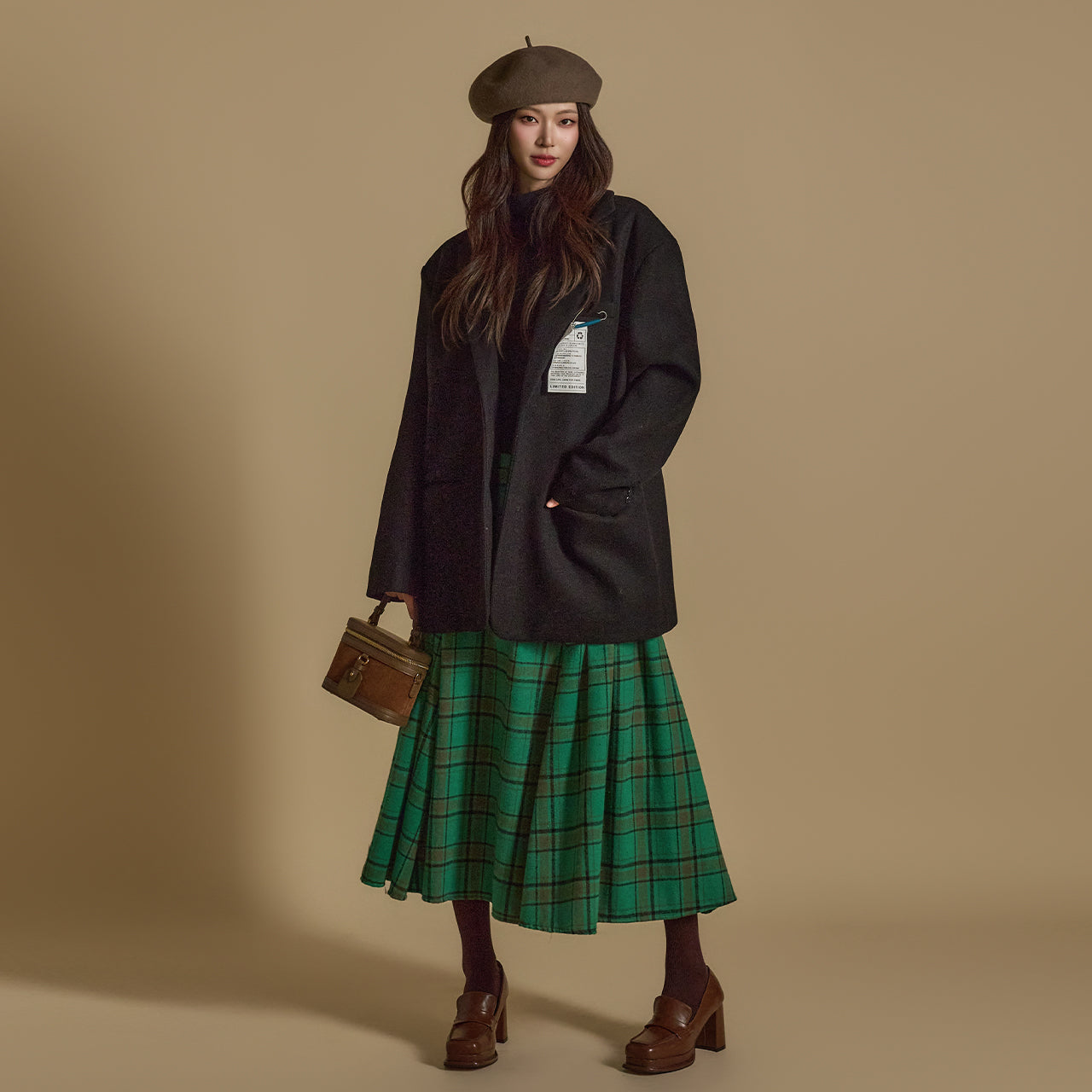 J2603 ブローチ付きウールコート