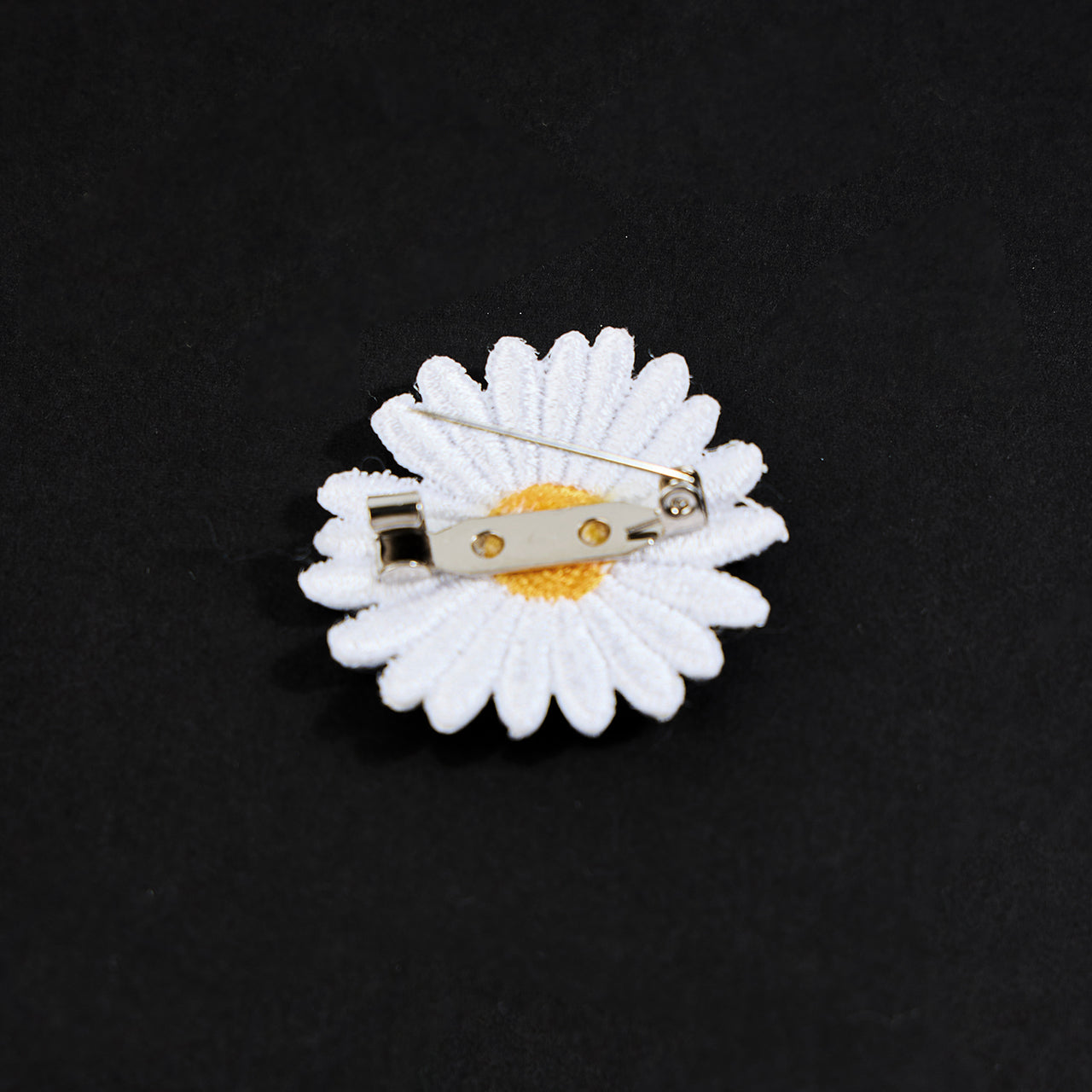 AB-186 Flower brooch