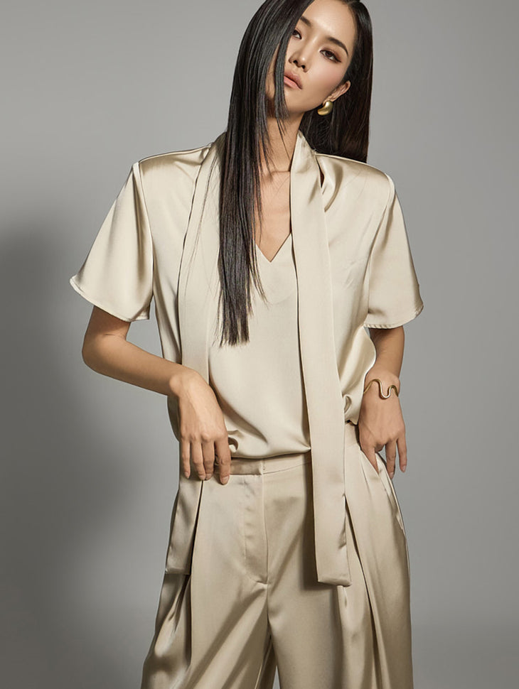 B3064 サテンブラウス