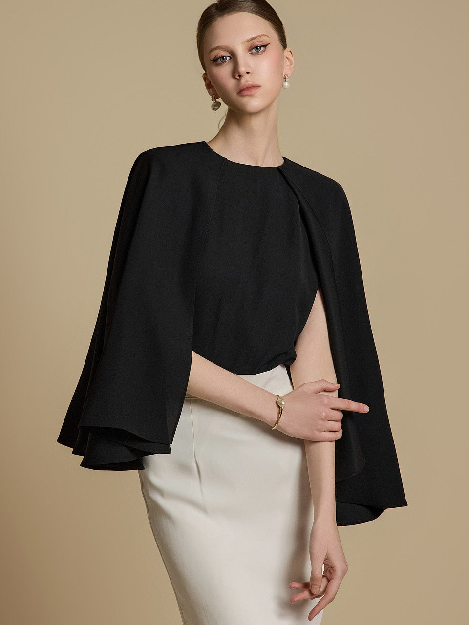 B3070 ケープブラウス