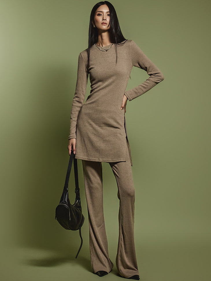 D5093 トップスとパンツのツーピース