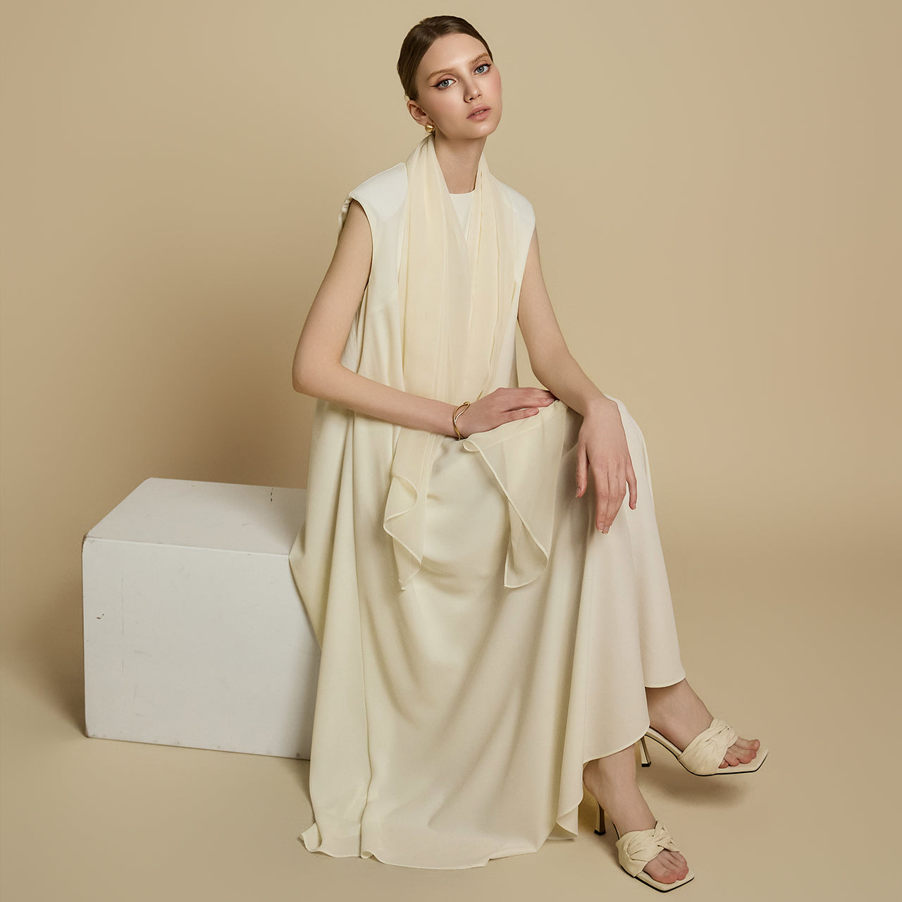 D5264 ショール付きノースリーブドレス