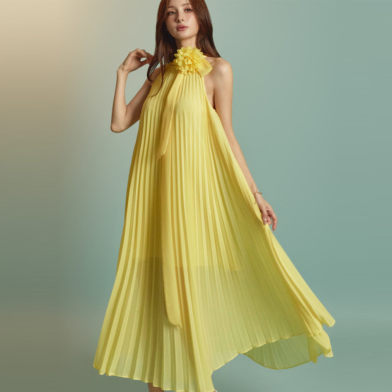 D5334 Sleeveless Dress with Strap