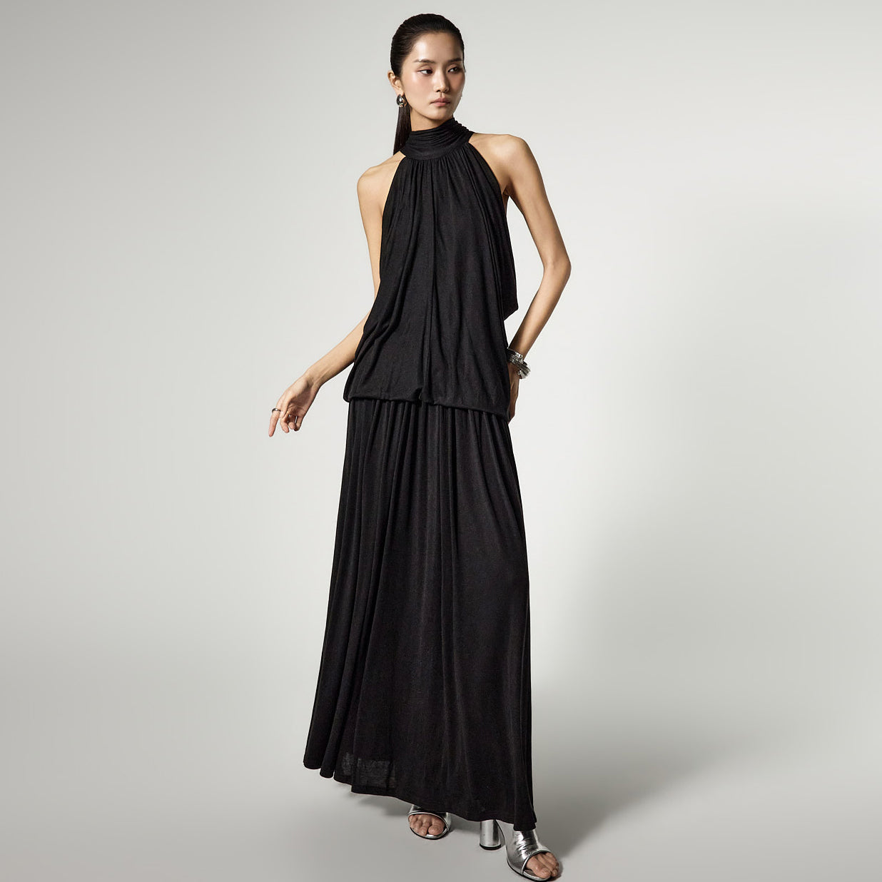 D5501 挂脖收褶连衣裙