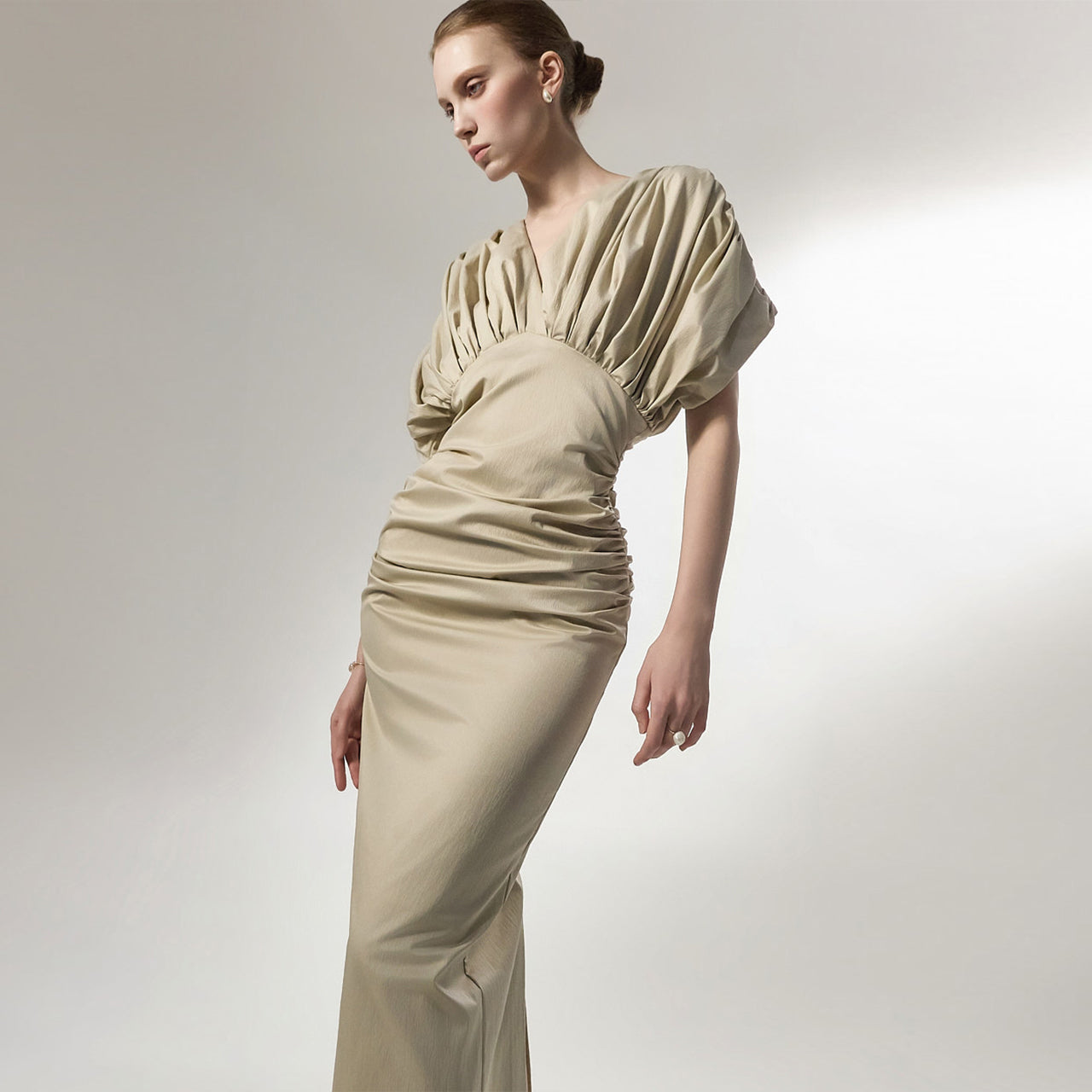 D9603 ドレープVネックドレス