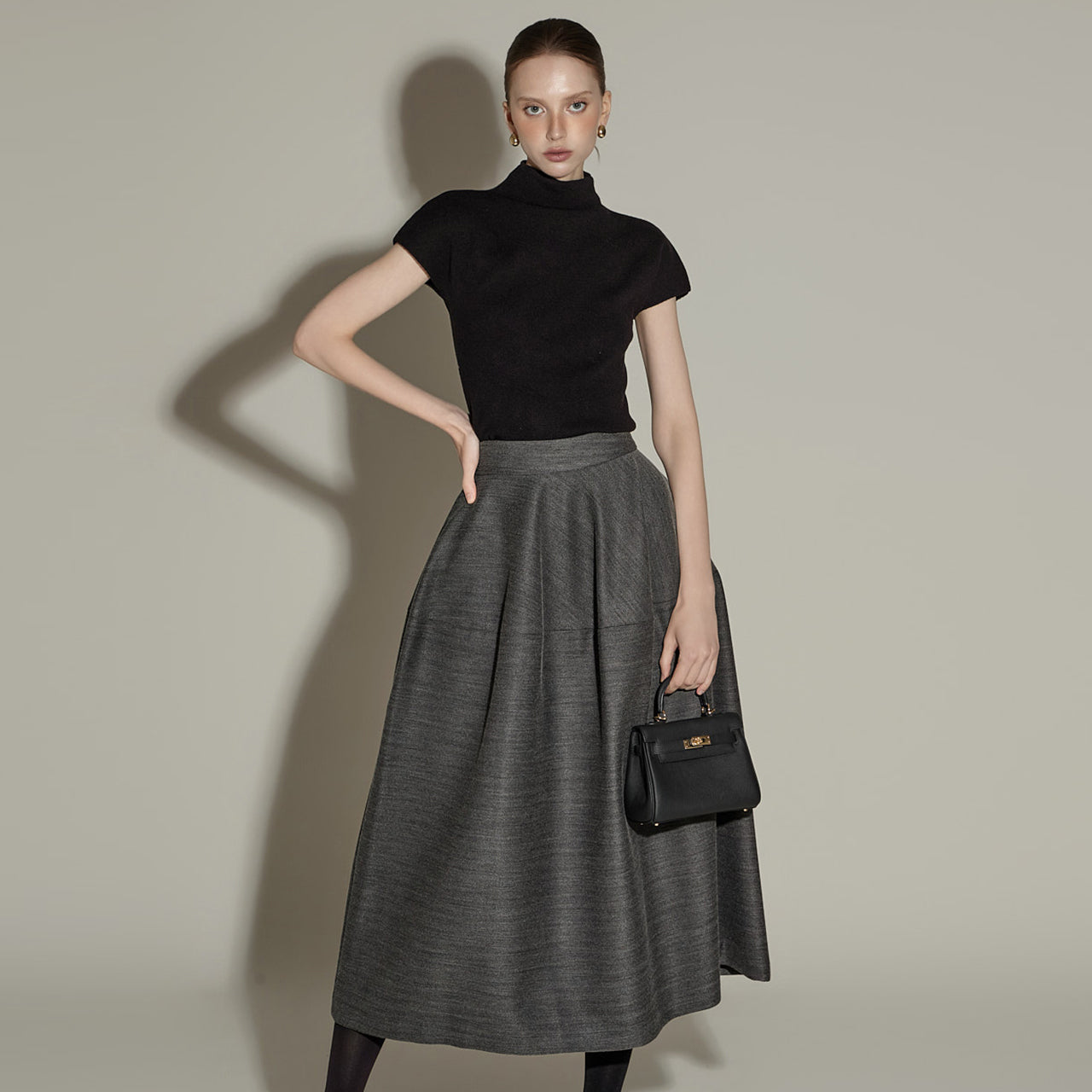 E3657 モックネックニット