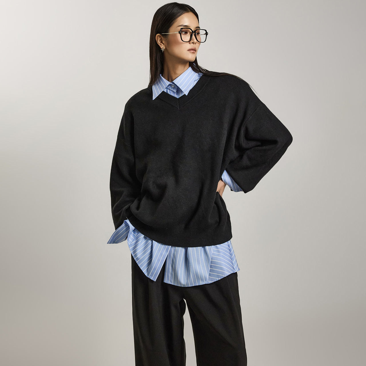 E3750 V-Neck Shoulder Pad Knit