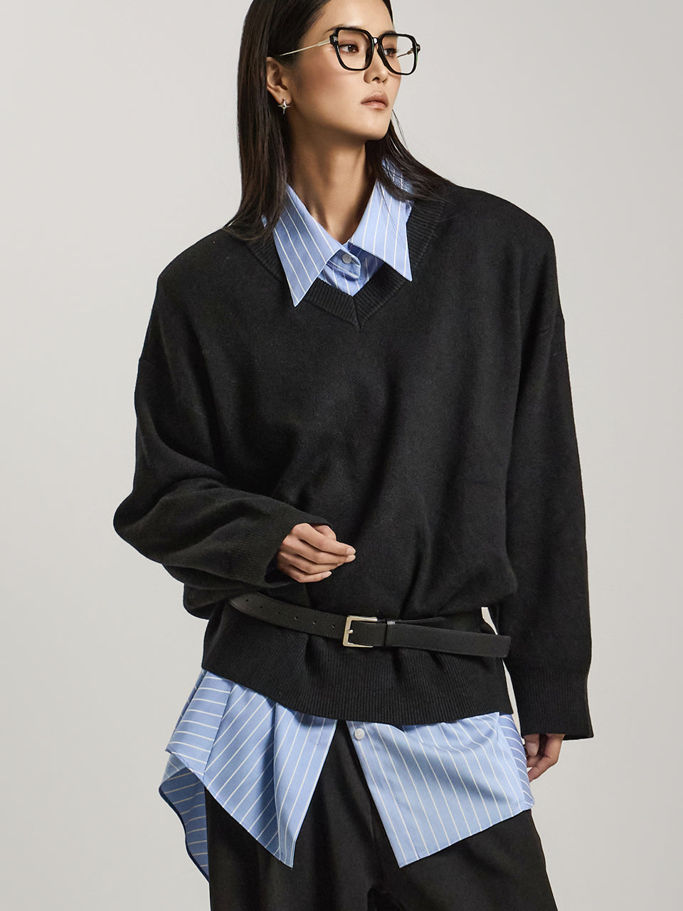 E3750 V-Neck Shoulder Pad Knit