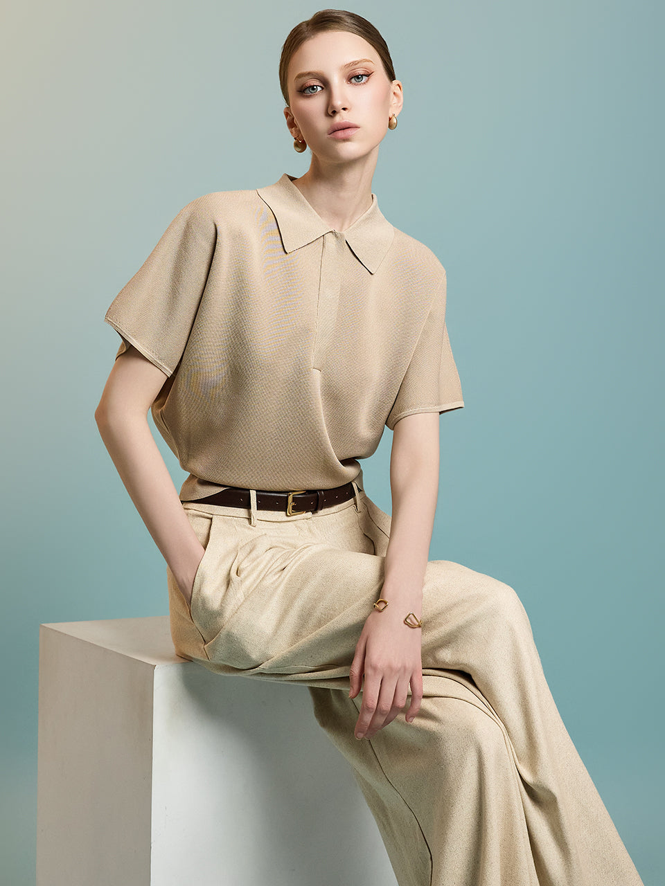 E3833 领针织上衣