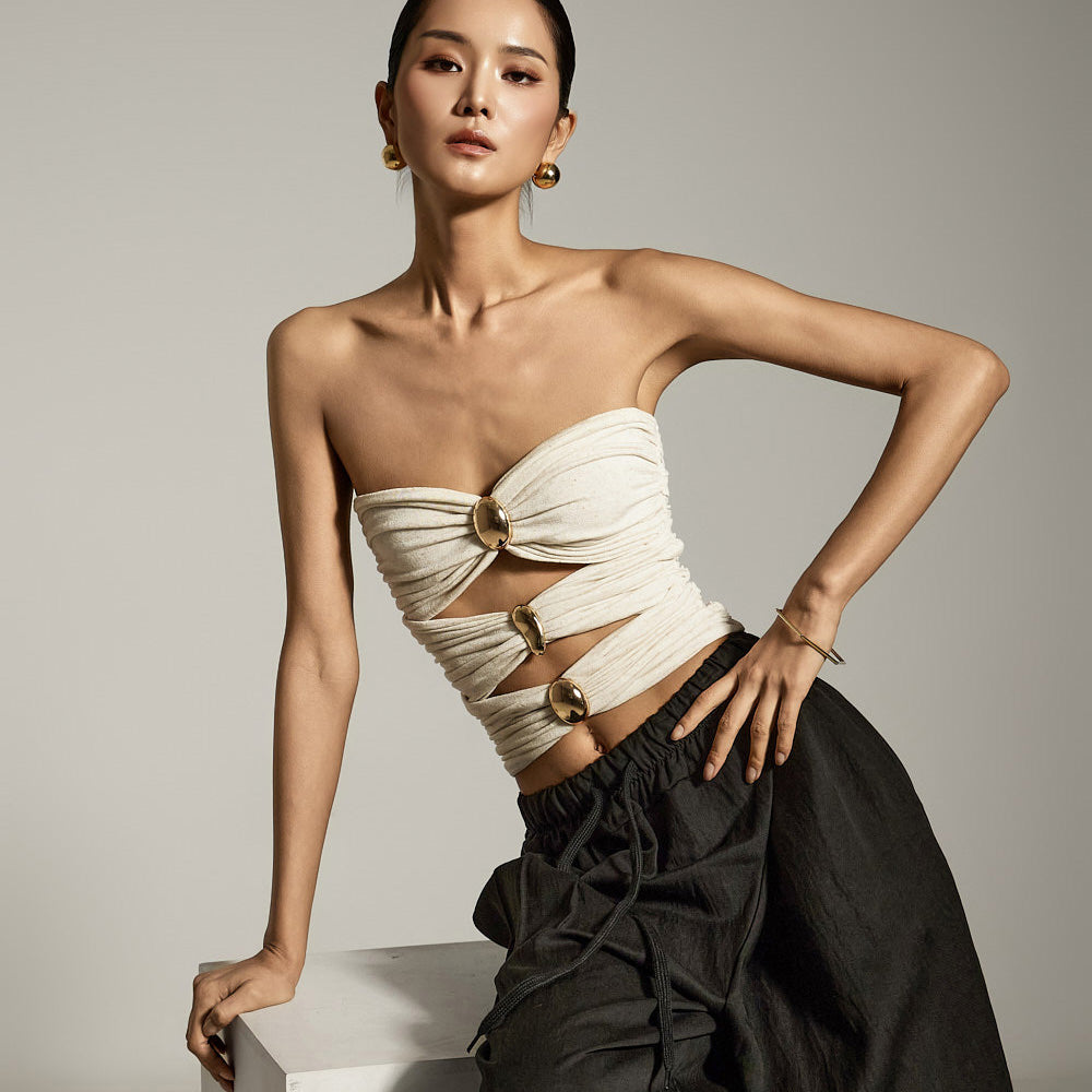 E3883 Cut-Out Shirring Top