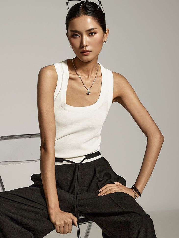 E3885 ディープスクエア ノースリーブトップ