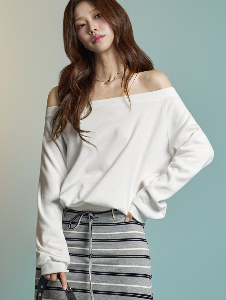 E3945 Off-Shoulder Sweatshirt