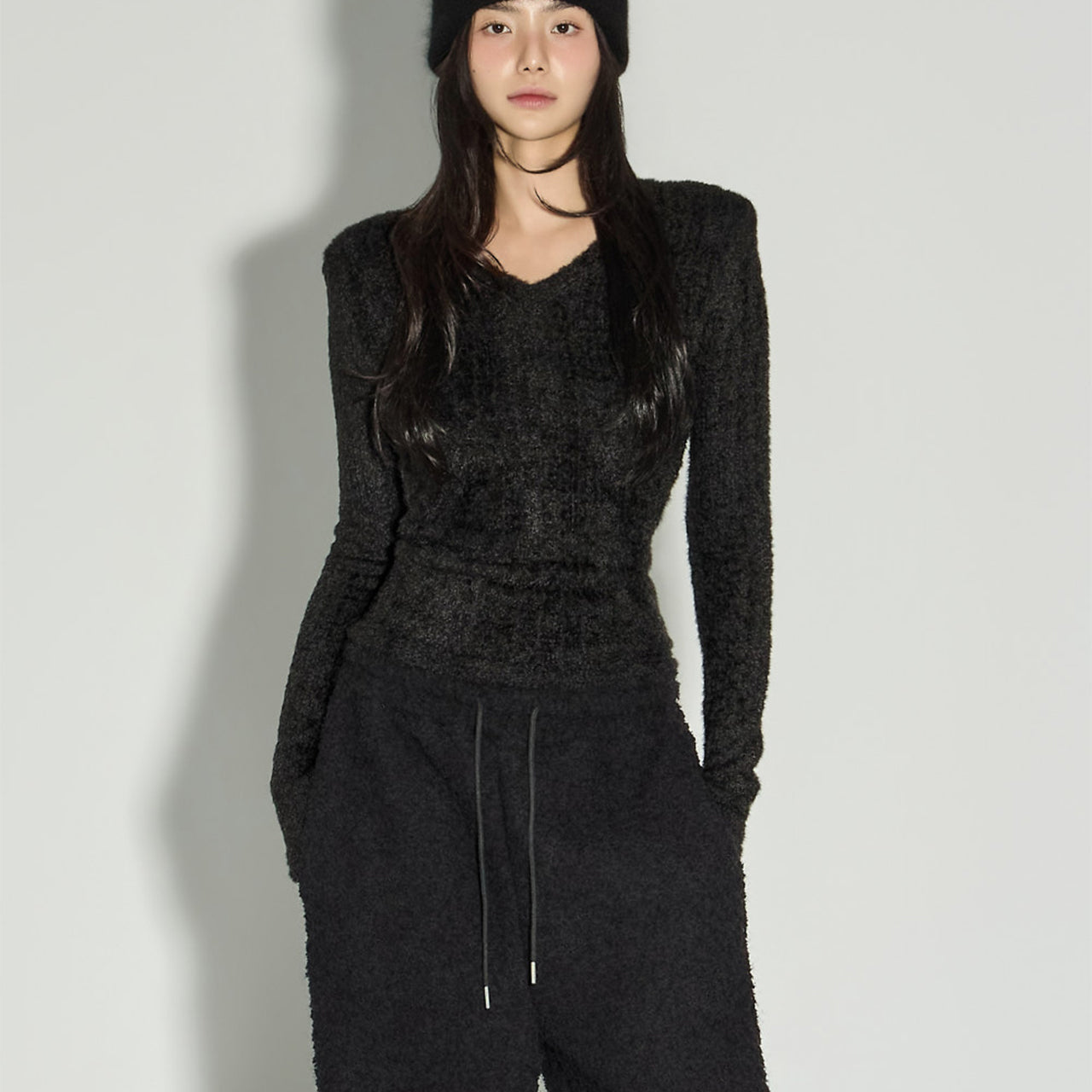 E4095 Soft V-Neck Slim Top