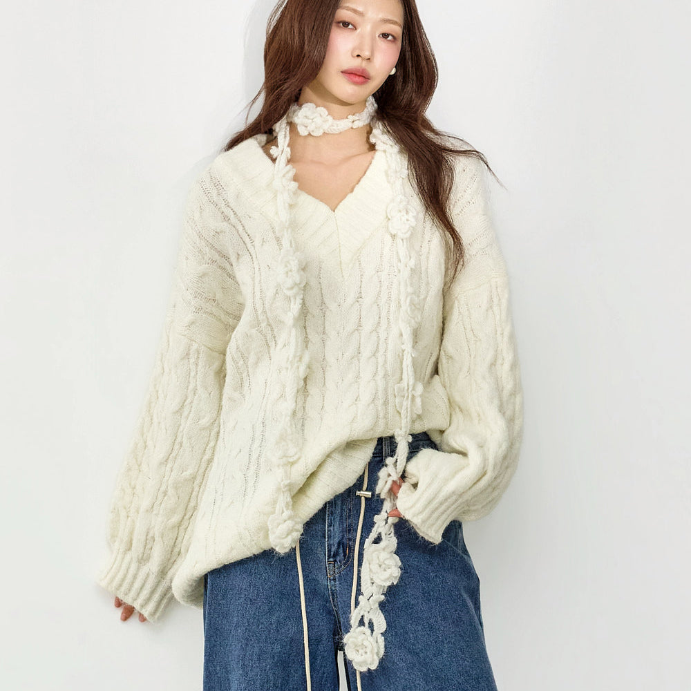 E4116 Cable V-Neck Knit