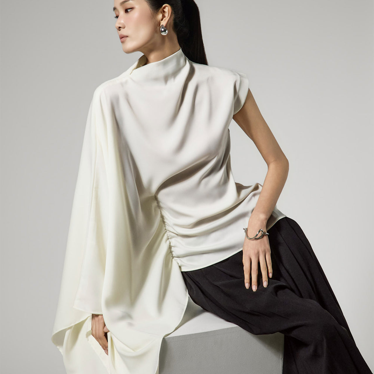 E4142 Side Shirring Drape Top
