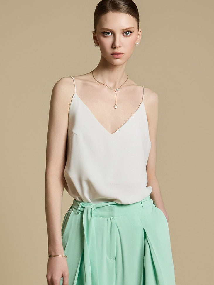 E9031 Vネックノースリーブトップス