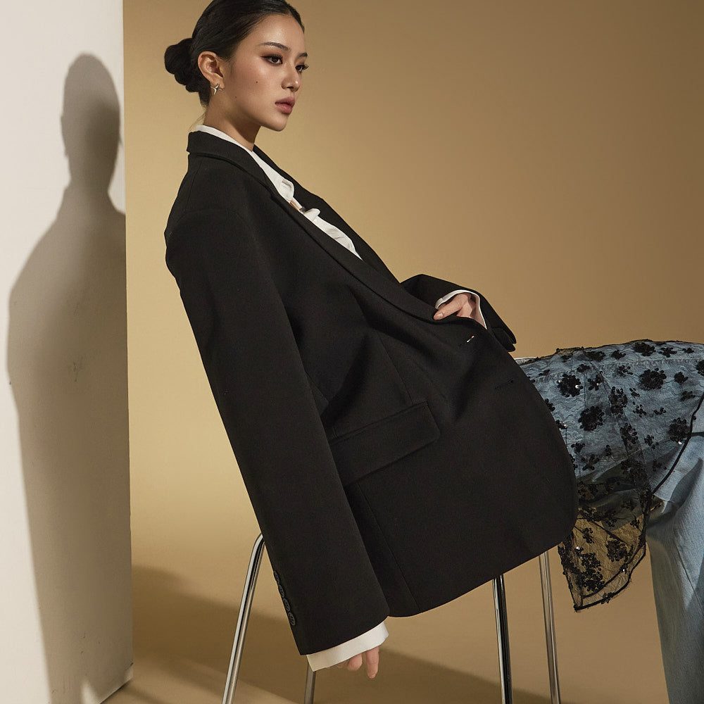 J2623 带腰带垫肩夹克